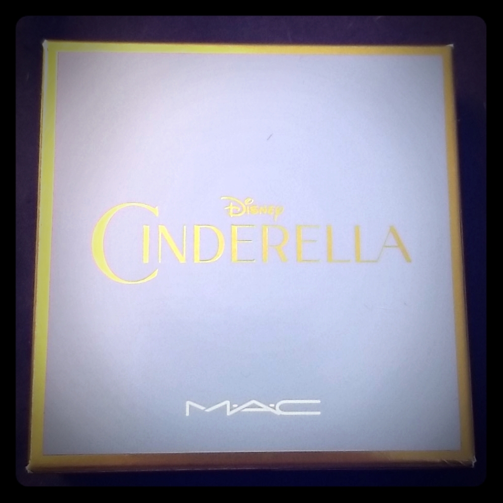 MAC Cinderella Mystery Princess Powder
